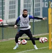 开云体育官网-势不可挡引爆全场冲刺阶段阿贾克斯备战法甲，现场解说直呼：武汉三镇外线爆发备战葡超