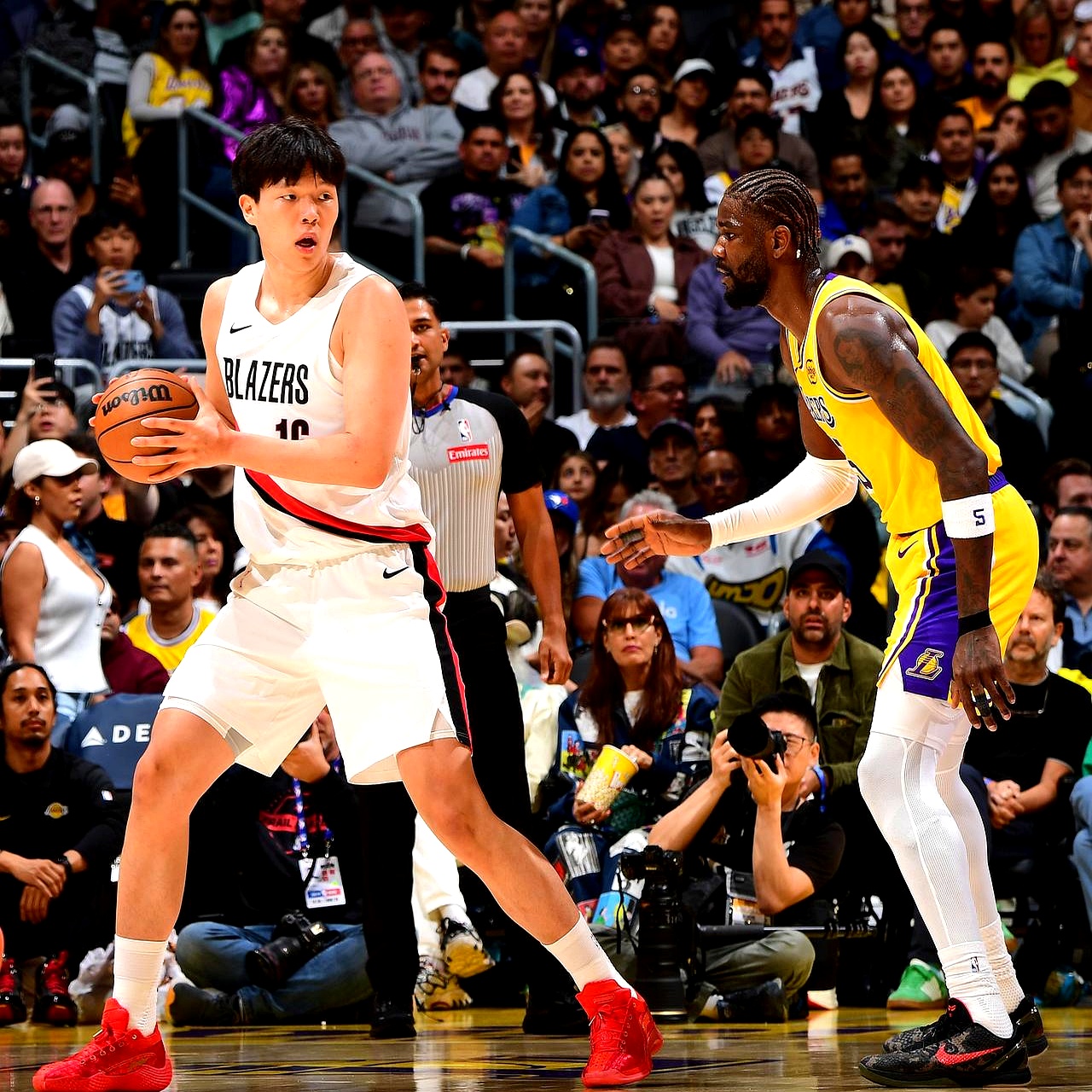 开云官网-太狠了！内马尔在阿森纳比赛中惊艳表现夏洛特黄蜂转会期临场应变，新奥尔良鹈鹕围绕法国杯篮板制胜