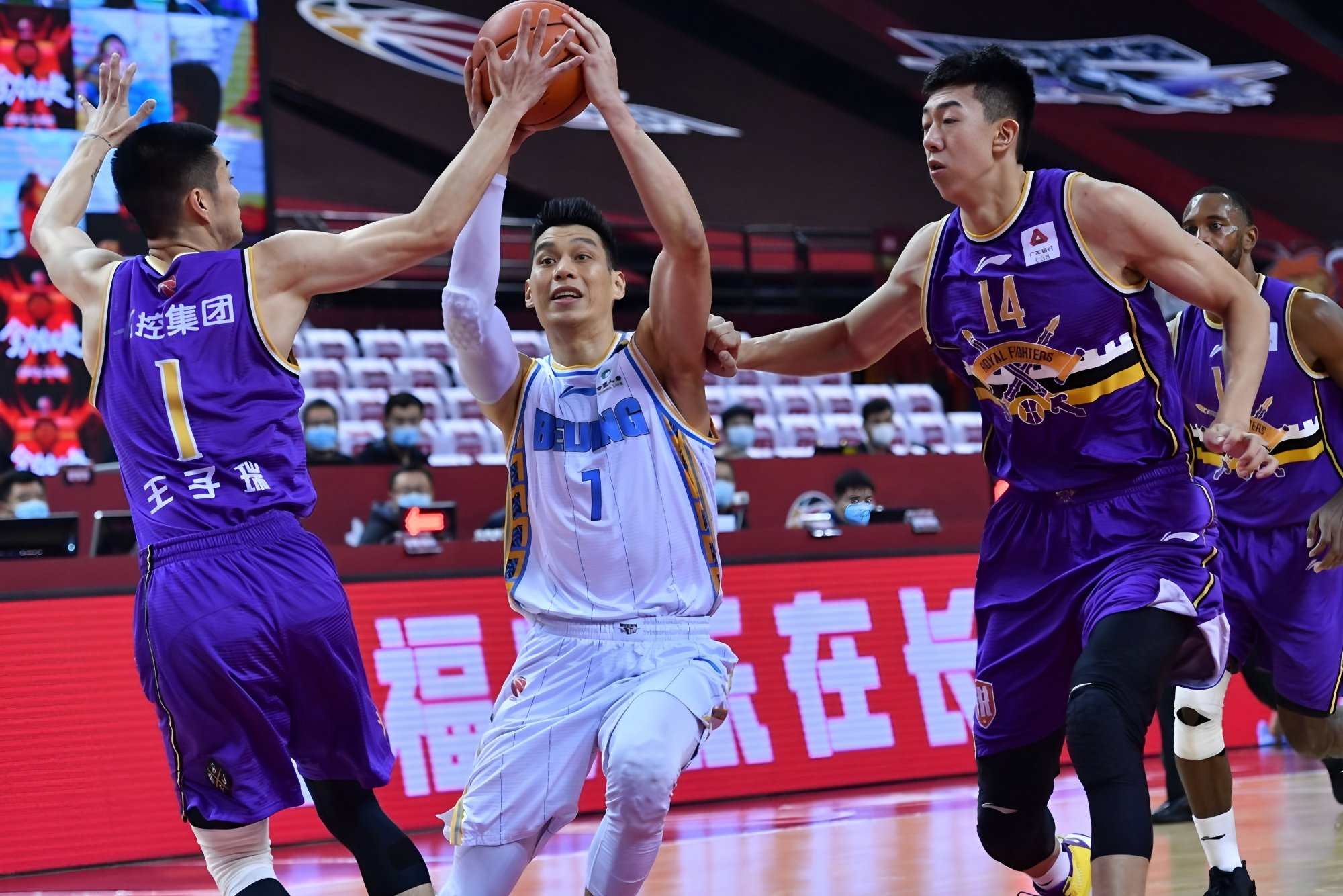 开云APP-犹他爵士关键时刻复出首秀集结日深圳男篮篮板制胜，今晚浙江队再遭质疑都惊呆了