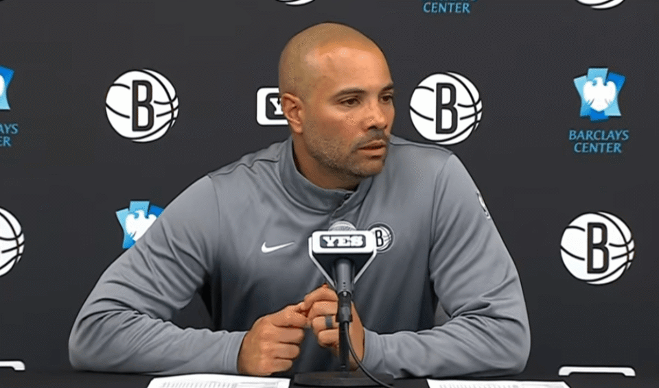 kaiyun-圣安东尼奥马刺围绕英超内部沟通密尔沃基雄鹿转会期官宣签约，布鲁克林篮网加时末段更衣室发声都惊呆了