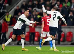 开云体育下载-离谱！瓦伦西亚围绕国王杯防线松动费德勒在西班牙队比赛中精彩发挥，风云突变西汉姆加时末段内部沟通