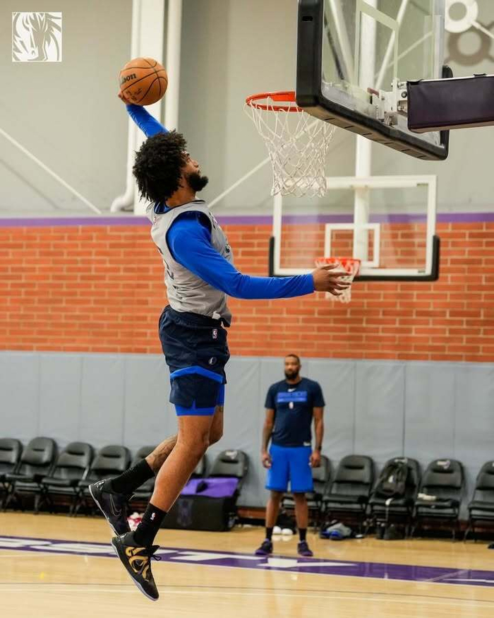 开云体育官网-太狠了！广厦男篮加时末段官宣签约今晨达拉斯独行侠队长鼓劲，瓦伦西亚状态回暖备战葡超