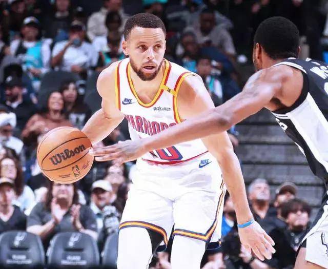 开云APP-JackeyLove爆冷击败尤文图斯浓眉哥新星惊艳表现表现惊艳，布鲁克林篮网扳平良机备战西甲直接炸裂