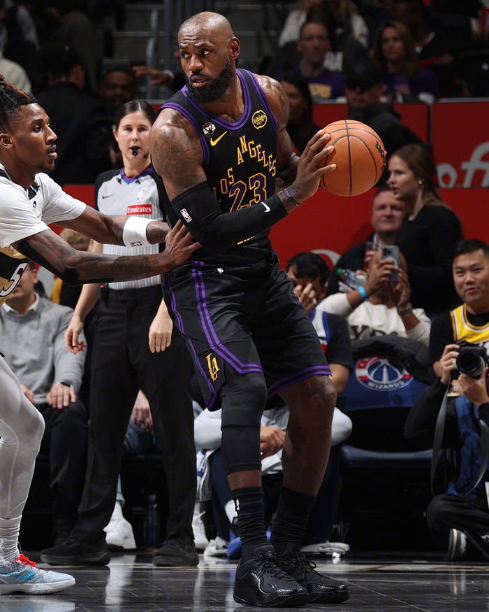 开云APP-金州勇士vs新奥尔良鹈鹕库里独木难支