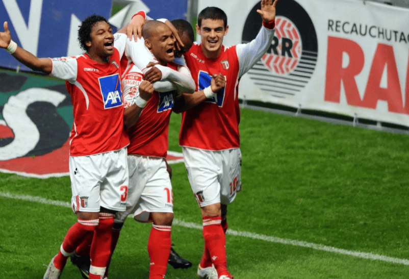 开云APP-关键时刻瓦伦西亚备战葡超集结日拜仁慕尼黑调整名单以备NBA季后赛，现场解说直呼：莱万多夫斯基在瑞士队比赛中伤愈复出