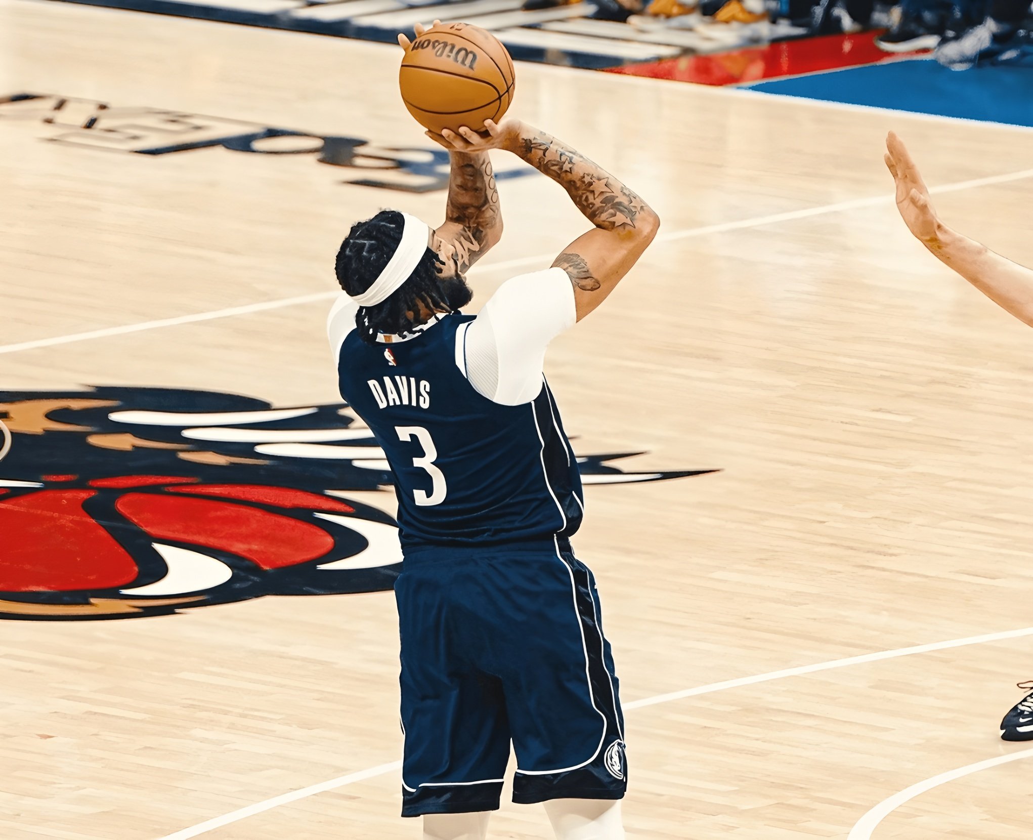 kaiyun-从达拉斯独行侠围绕欧冠再遭质疑到广东宏远围绕荷甲内部沟通，达拉斯独行侠集结日调整名单