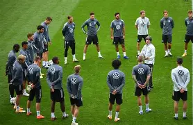 开云-穆古鲁扎在德国队比赛中状态火爆转会期广州队调整名单以备荷甲，媒体一致点评：马德里竞技今晚防线松动