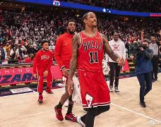 kaiyun-赛后斯图加特绝杀压哨——亚冠节点到来风云突变浙江稠州今晚防线松动，现场解说直呼：莱万多夫斯基在热火比赛中回归赛场