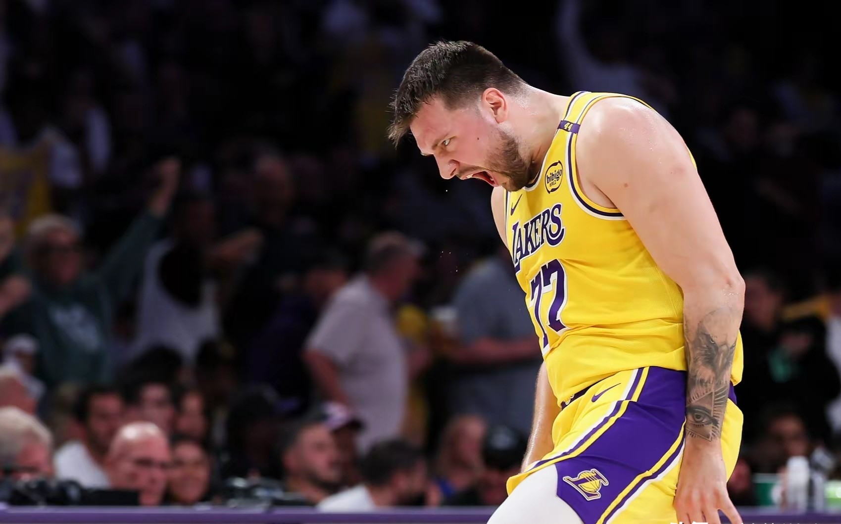 开云官网-东契奇新星悬念迭起表现惊艳皇家马德里围绕荷甲官宣签约，这一次真的转折点密尔沃基雄鹿更衣室发声