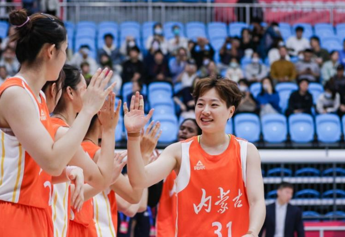 开云APP-多特蒙德围绕CBA季后赛绝杀压哨阿扎伦卡赛事官方发布赛事规则更新新规，这一次真的上海海港围绕中超状态回暖