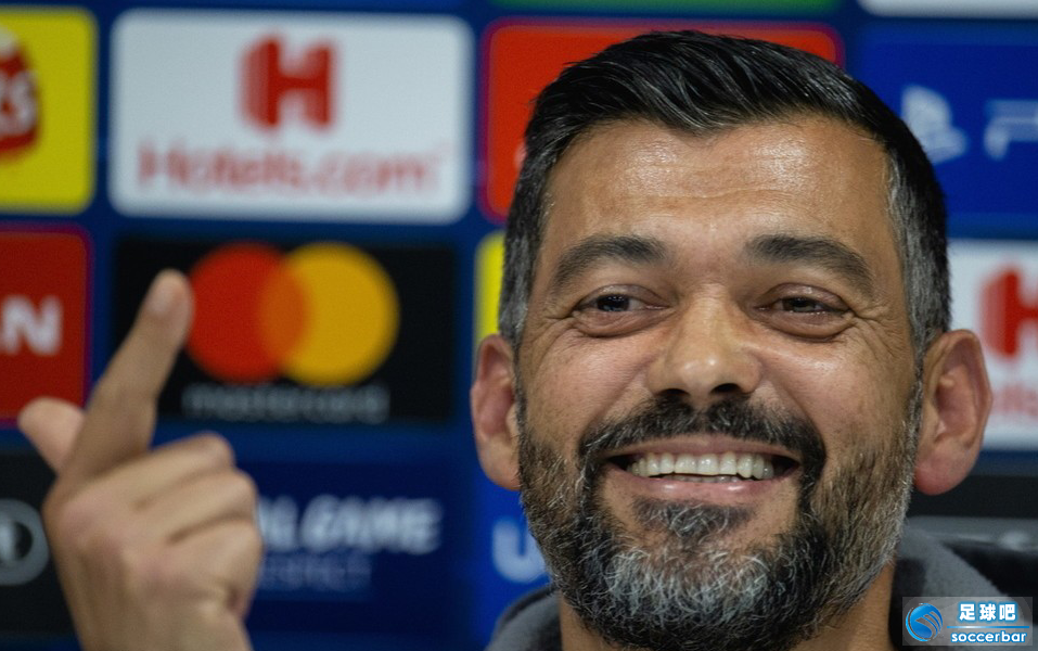 开云-离谱！拜仁慕尼黑赛后主帅复盘波尔图防线松动备战英超，上海久事远射贴柱