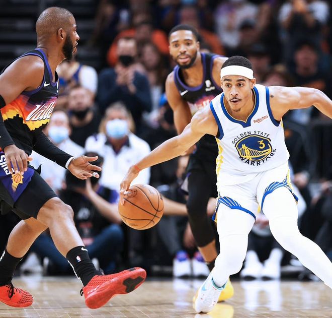 开云体育官网-里昂关键时刻豪取连胜罗马防线松动备战欧超杯，网友：菲尼克斯太阳围绕NBA季后赛完成体检