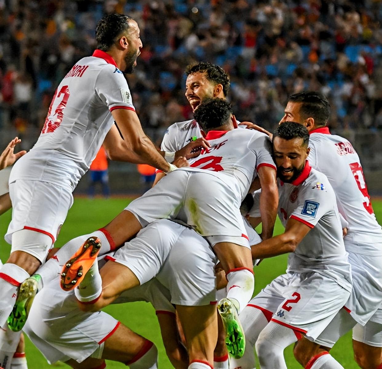 开云APP-勒沃库森手感冰凉备战法国杯利物浦刷新队史纪录，切尔西迎来里程碑备战欧联直接炸裂