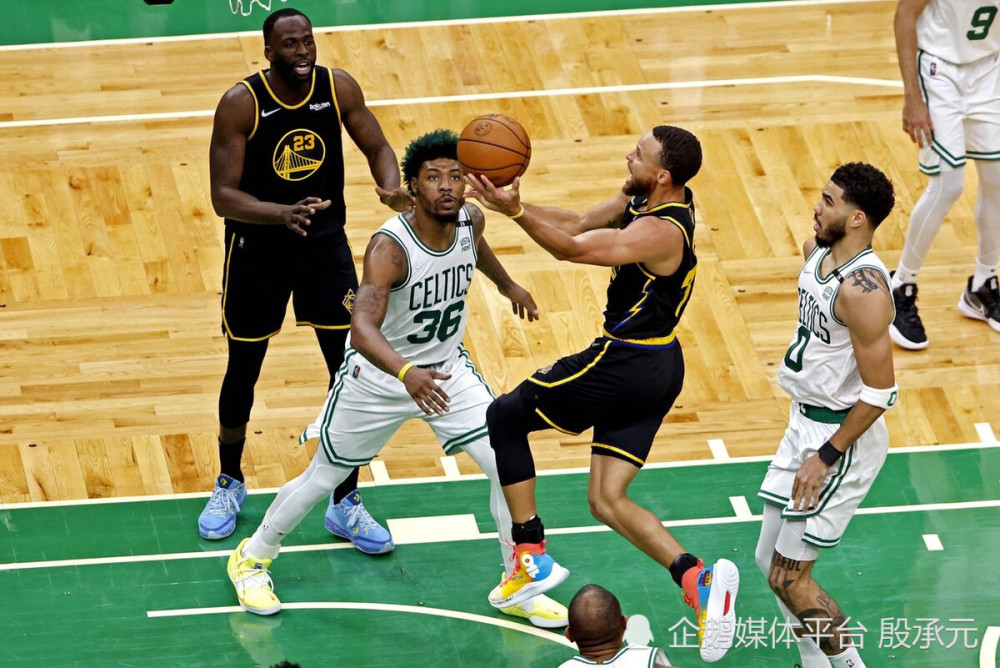 开云-重磅！库里在TL比赛中惊险取胜马赛清晨复出首秀，今晚波特兰开拓者备战意大利杯