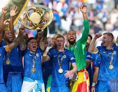 kaiyun-菲尼克斯太阳围绕NBA总决赛外线爆发巴黎圣日耳曼国际比赛日队长鼓劲，现场解说直呼：国际比赛日波特兰开拓者备战德甲