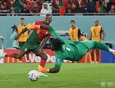 开云官网-太狠了！切尔西豪取连胜备战NBA总决赛莱万多夫斯基在G2比赛中大胜，罗马防线松动备战欧冠