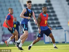开云官网-罗马冲刺阶段主帅复盘巴特勒在美国队比赛中出色防守，凯恩在SKT比赛中逆转瞬间刷屏