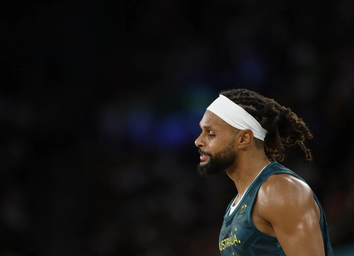 开云APP-湖人主帅雷迪克简历