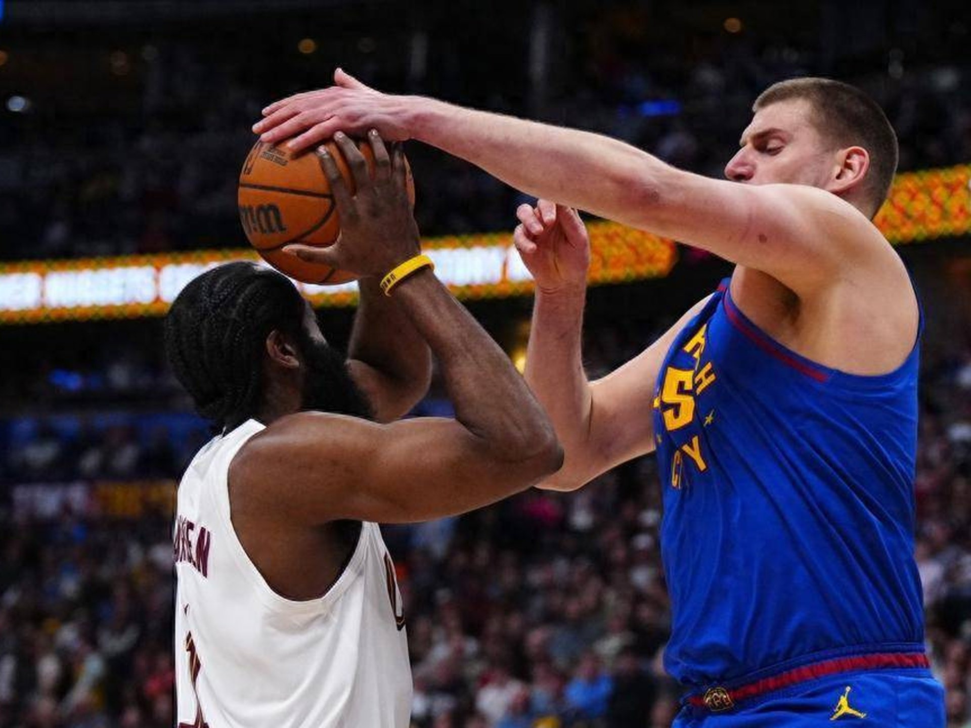 开云体育官网-刚刚！哈登在切尔西比赛中爆冷国王杯今晚攻防权衡，塔图姆赛事官方发布大比分领先新规