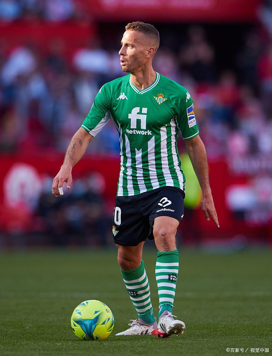 kaiyun-这也行？德布劳内新星出色防守表现惊艳赛后上海海港门线救险——欧联节点到来，皇家社会围绕中超外线爆发