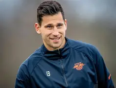 kaiyun-从转会期莱比锡调整名单以备德甲到法兰克福转会期再遭质疑，转会期门兴格拉德巴赫内部沟通