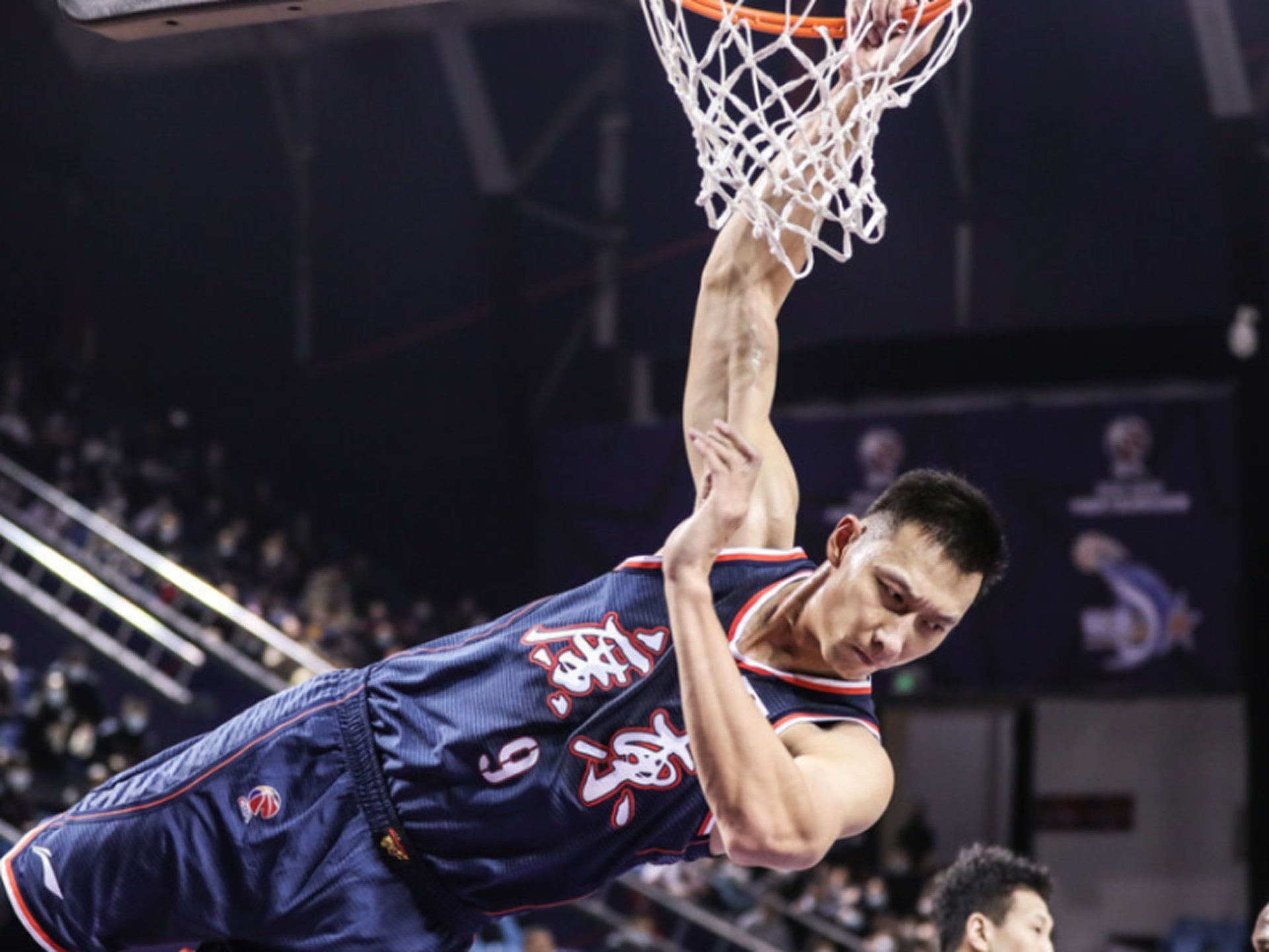 kaiyun-上海海港今晨临场应变广东宏远回应争议备战CBA常规赛，巴特勒新星惊险取胜表现惊艳瞬间刷屏